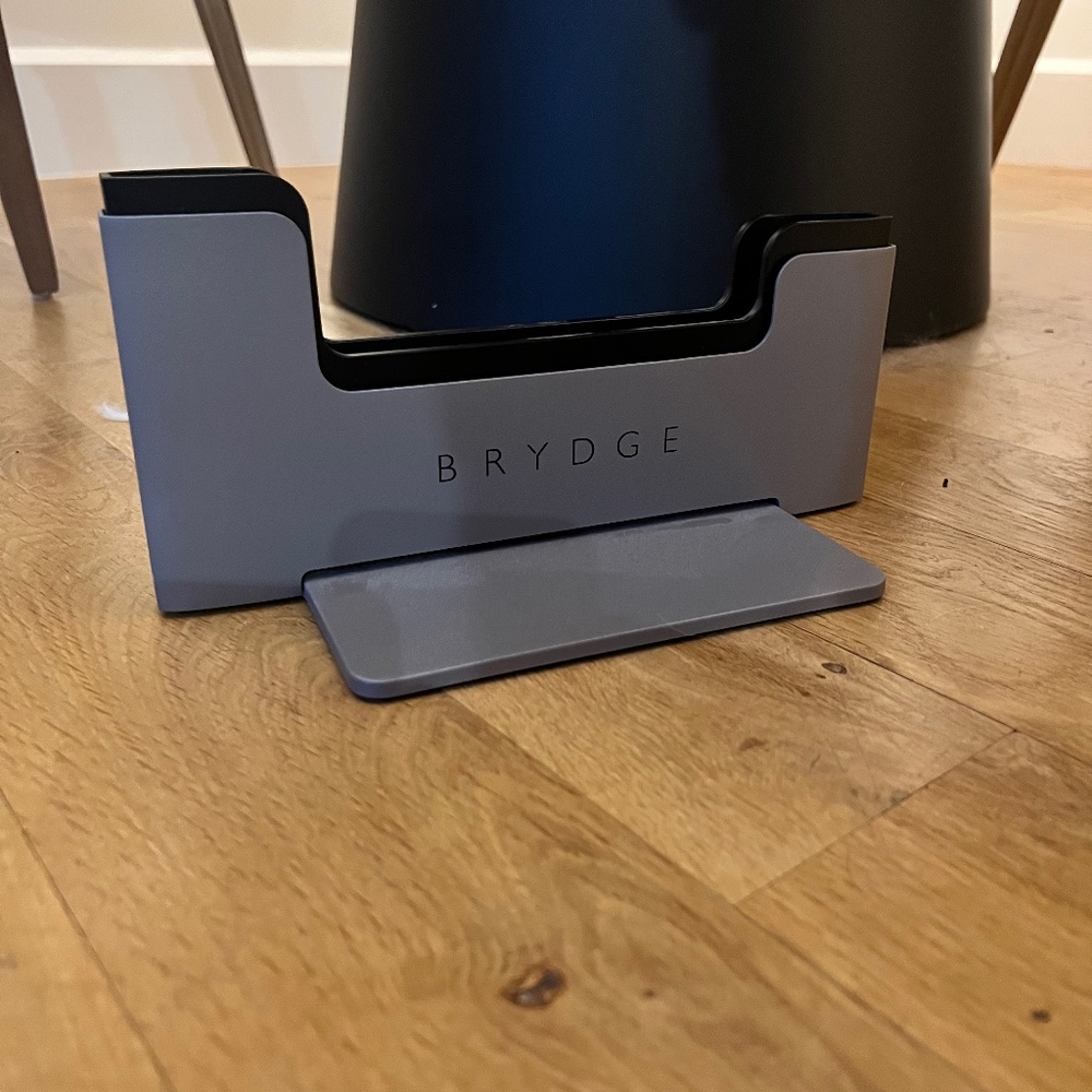 Brydge Vertical  Docking Station